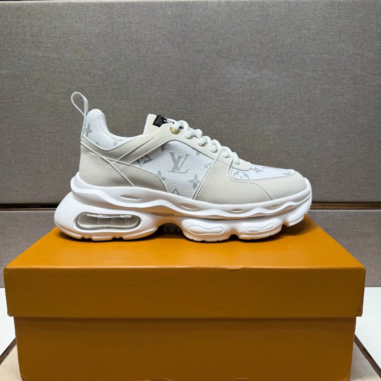 ⬛️Men's shoes 💰p462【LV～】Men's casual shoes 2025z cabinet sales simultaneously 🔶Size: 38-44 #️⃣ 🔷5 colors🔜The upper is made of multi-material splicing➕Mesh lining, comfortable and breathable, sole: original comfortable and wear-resistant outsole, ⚠️real thing📱photographed🎬real thing is better📢📢📢